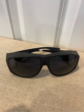 PRE-OWNED SOLAR SHIELD SUNGLASSES